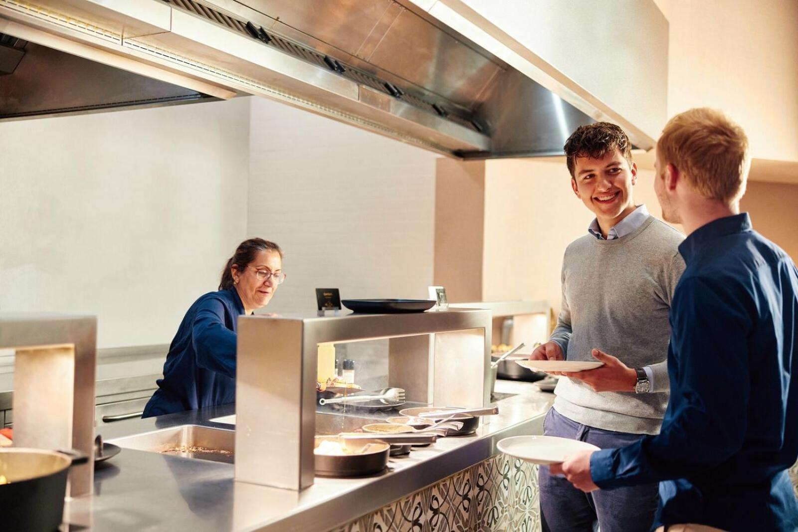 Van Der Valk Hotel Groningen-Hoogkerk Eelderwolde エクステリア 写真